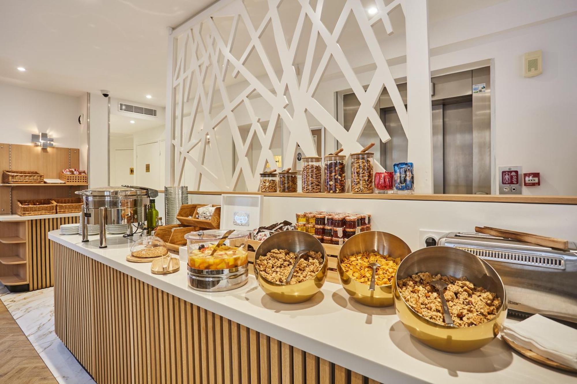 Hotel Gabriel Issy Paris Екстер'єр фото