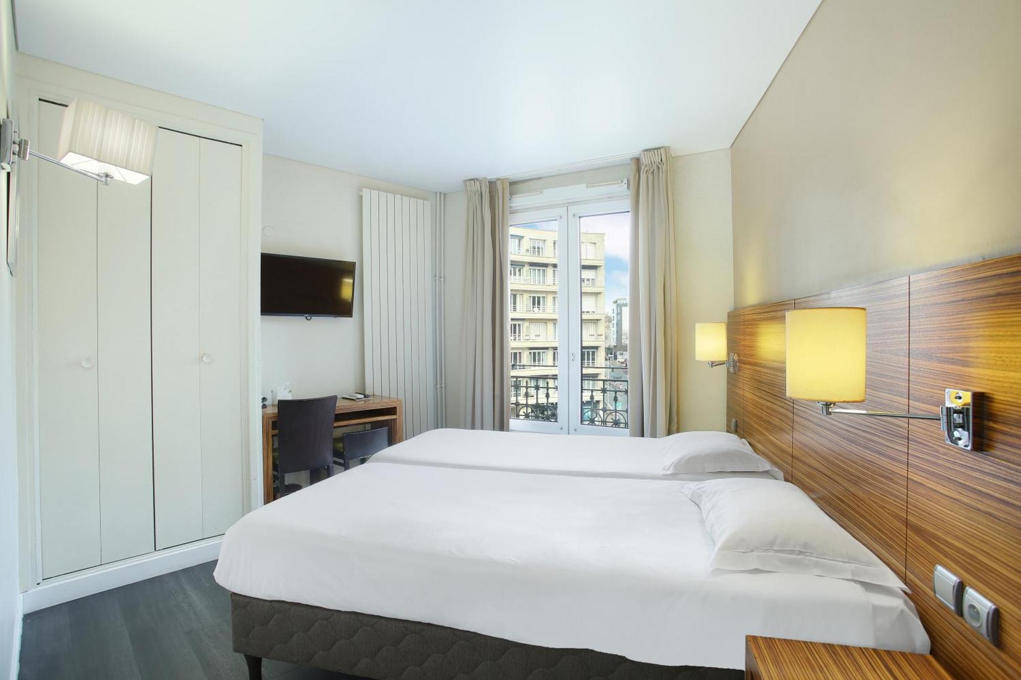 Hotel Gabriel Issy Paris Екстер'єр фото